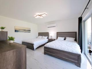 Luxury Hollywood Oasis - 2