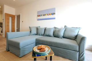 Stunning beach front luxury apt - 8