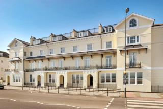 Stunning beach front luxury apt - 1
