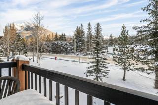 Bears Den 2BR Getaway with Hot Tub, BBQ Near DT - 4