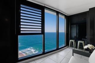Incredible Views in 2b Luxury Home in Meriton - 3