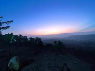 1 Bedroom Sunset & Mountain View Chalet in Aburi - 5