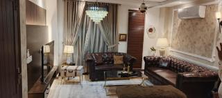 2 bed Stylish Furnished Apartments at Prime Location - 3