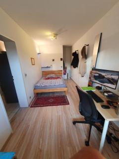 Schönes, zentral gelegenes Zimmer mit Südbalkon - 0