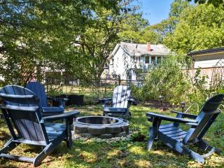 Bright & Spacious 3BR Cottage Minutes to DC - 8