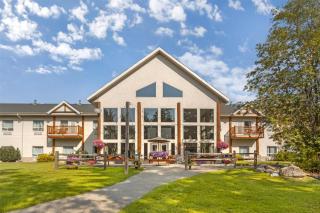 Best Western Plus Valemount Inn & Suites - 1