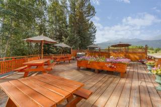 Best Western Plus Valemount Inn & Suites - 2
