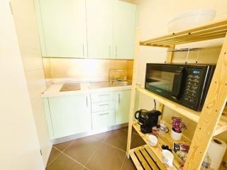 City Comfort 1BR flat with terrace view - 2