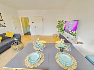 City Comfort 1BR flat with terrace view - 5