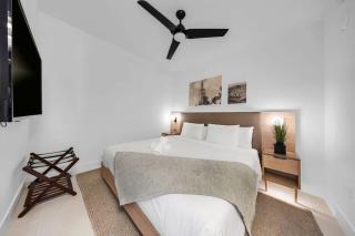 Upscale 1-BD Condo in DTW Miami - City Views - 9