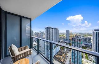 Upscale 1-BD Condo in DTW Miami - City Views - 1