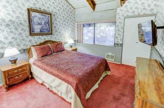 Mammoth Ski & Racquet with Shared Hot Tub & Pool - 0