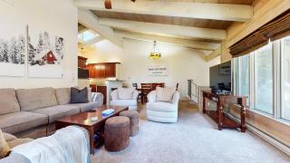 Mountain Chateau Retreat - Desirable Resort 4 BDR - 1