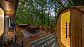 Lodge-Style Home Near Gatlinburg w Theater Hot Tub Game Room Evergreen Escape by AvantStay - Pittman Center - 0