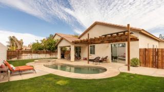 Desert Oasis w Pool Spa BBQ Outdoor Dining Under the Palms Calle Tolosa by AvantStay - 0