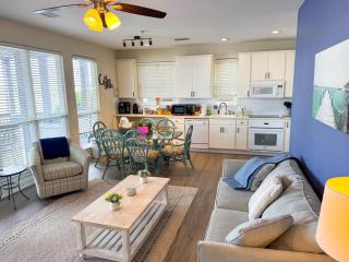Margarita Villa B- Heated Pool, Beach, Waterfront - 8