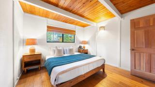 Classic A-Frame Cabin w Hot Tub Deck Easy Access Near Ski Lake Summit Haven by AvantStay - 6