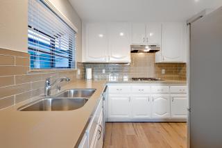 Perfect Newport Beach Location With Balcony Spa II - 2