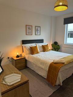 2BR Luxury Apt in Cathedral Quarter - 9