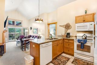 Lofty Quarters #409 - 1