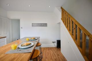 2 Bedroom House- Contractors - Families - Sleeps 4 - 3