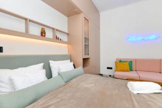 NEON super central spacious new studio on park with view - 5