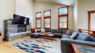 Red Slate Canyon - Modern 2-Story Condo - 6