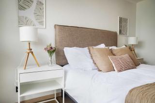 Stylish 2BR Haven for 5 in Lively Las Condes Oasis - 3