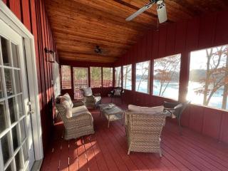 Cottage on Cypress Bay near Paris Landing State Park - 8