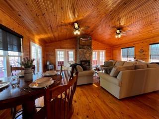 Cottage on Cypress Bay near Paris Landing State Park - 4