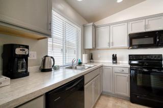 Family Friendly Playroom Garage - 2