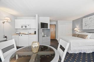 The Niantic Inn - 4