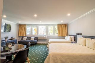 The Niantic Inn - 1