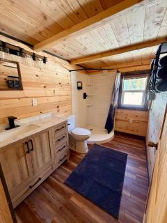 Pilot Peak Cabin - 7