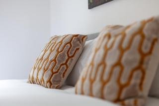 Bright 2-Bed Home near Tower Bridge & Shard - 7