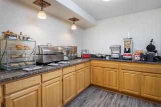 SureStay Plus Hotel by Best Western Litchfield - 5