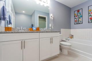 1B Rooftop Deck, 3mi to Broadway, Side by Side Houses Available - 2