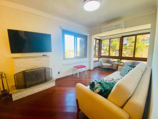 Apartamento Premium p/ 6 – Ao Lado da Rua Torta - 1