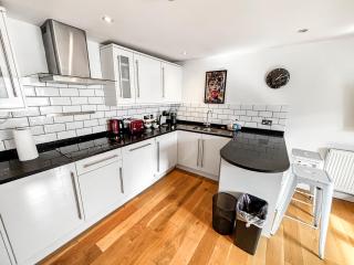 Whitechapel Hideaway - 2