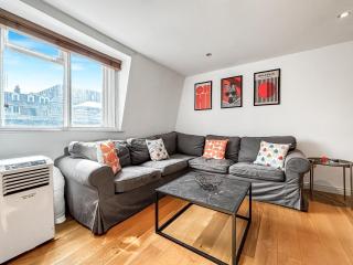 Whitechapel Hideaway - 8