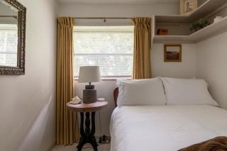The Driftwood House- Family friendly boat parking retreat - 2