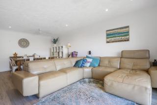 Spacious 3-Bed Apartment in Broadbeach - 8