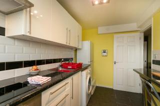 2 Bedroom City Centre Apartment - 4