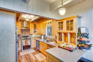 1 Mi to Lake Arrowhead Village! Cabin w/ Game Room - 2