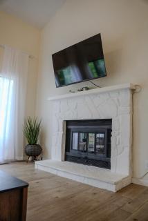 Rosewood Loft Upper Suite - 6