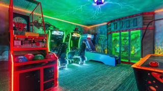 Sleeps 16 8BDR Kid Haven w Pool Arcade Orlando Resort Retreat by AvantStay - 0