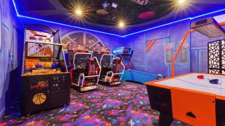 Sleeps 20 Resort Home Near Disney PoolGame Room Twice-as-Nice by AvantStay - 9