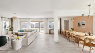 Sleeps 25 In Solara Resort Near the Theme Parks Coconut Breeze by AvantStay - 5