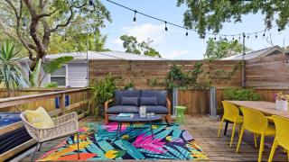 Hidden Grove Hot Tub Deck w Lounge 2 blocks to the Beach - 9