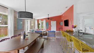 Hidden Grove Hot Tub Deck w Lounge 2 blocks to the Beach - 2